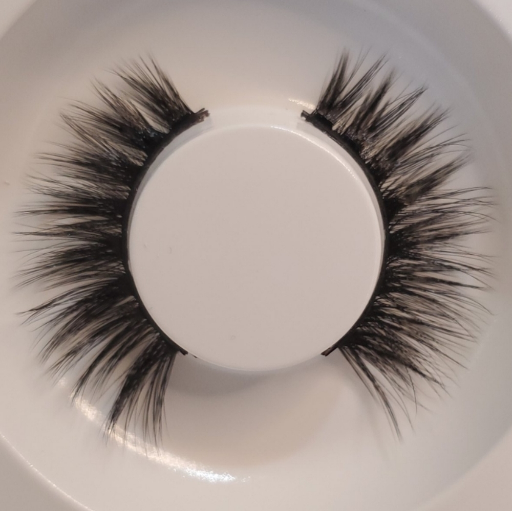 Eyelaches - Picture 3 of 3